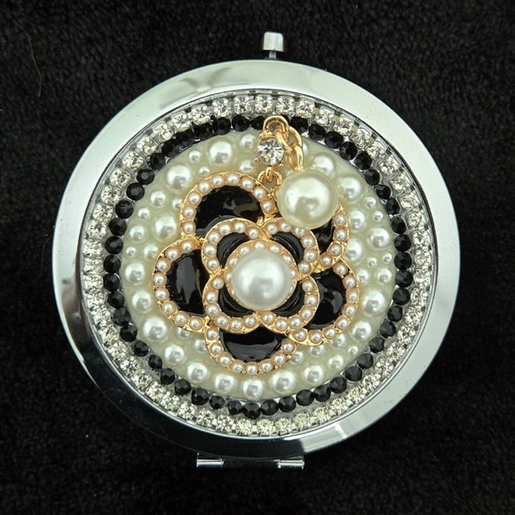 Camilla Flower Compact Mirror Black Gold & White Crystal and Pearls Silv… - Picture 5 of 5